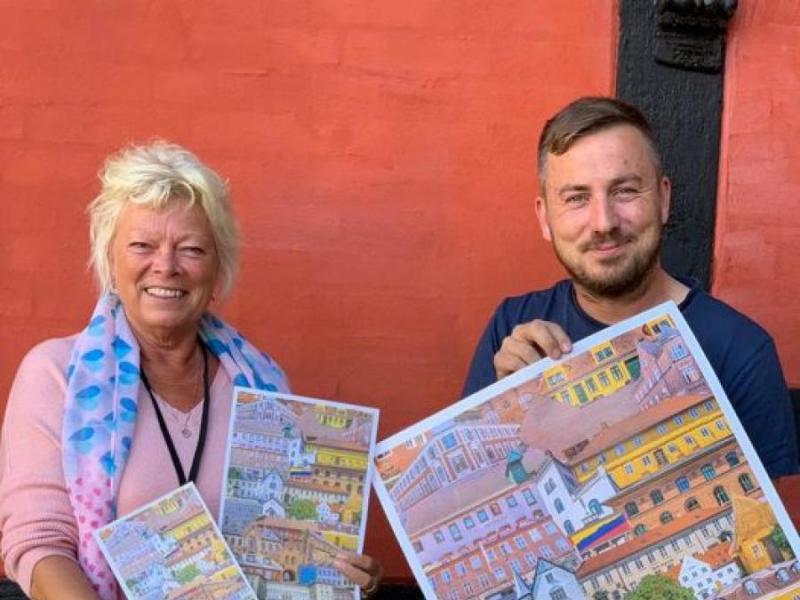 Fotografi af Pernille og Kenneth med Sorø plakaten